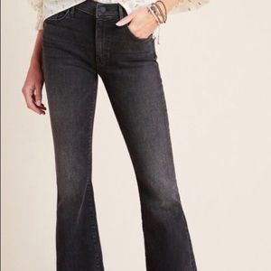 Mother The weekender Midrise Bootcut Frayed jeans